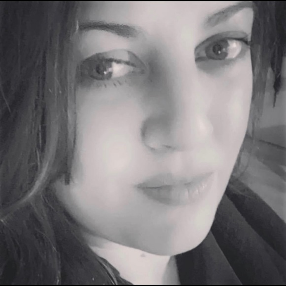 Meet your Posher, Monica - Picture 1 of 1